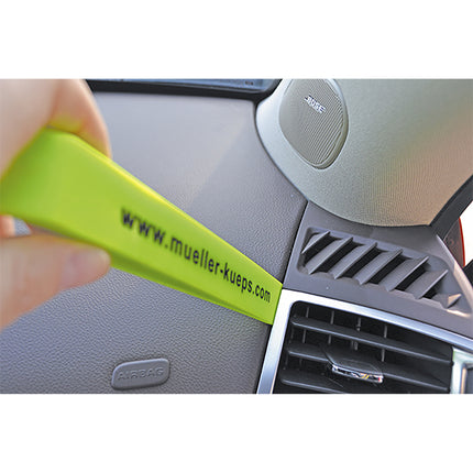 trim wedge action shot